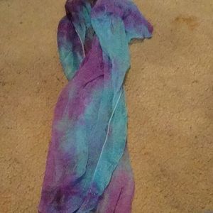 I am selling a multi color scarf